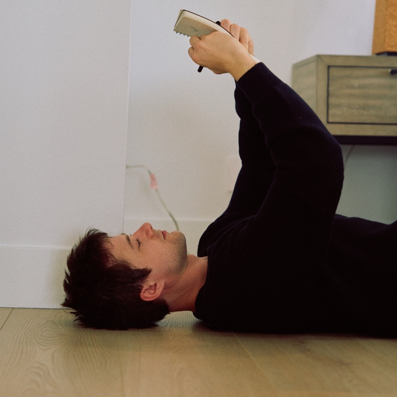 کاور Alec Benjamin