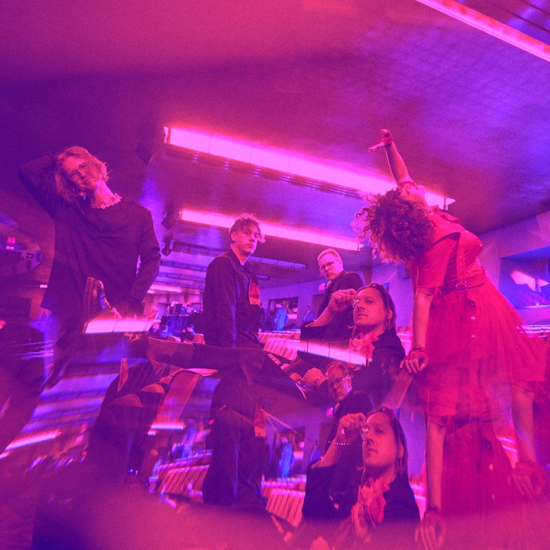 کاور Arcade Fire