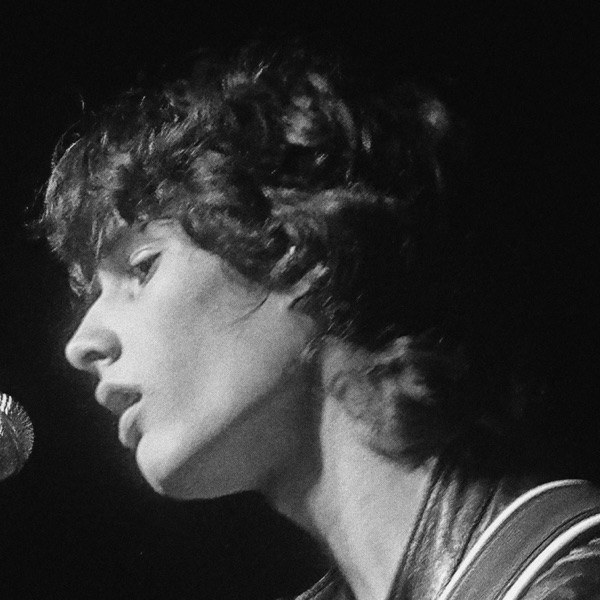 کاور آهنگ in your arms از سامبر