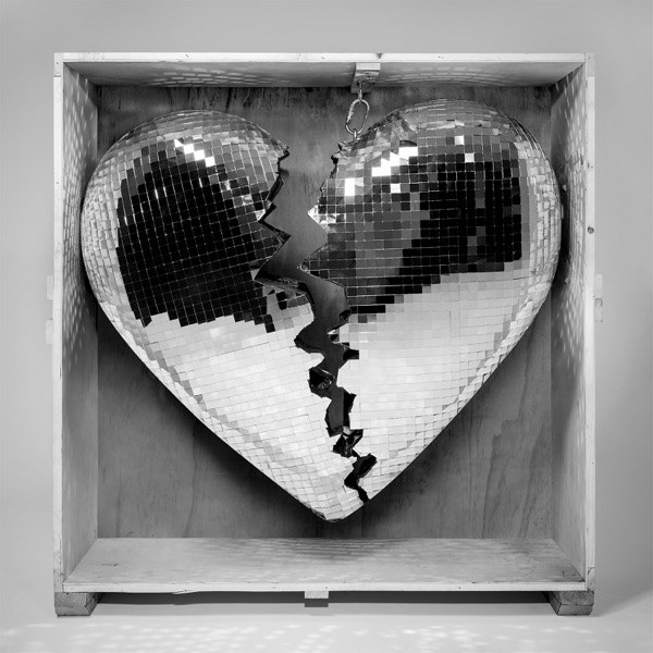 کاور آهنگ Nothing Breaks Like a Heart از Mark Ronson
