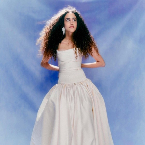 کاور آهنگ فيك حاجة از Donia Wael