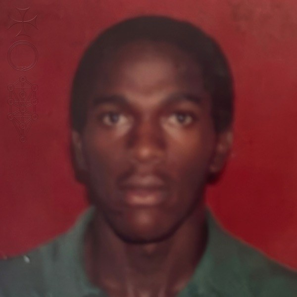 کاور آهنگ Moon از Daniel Caesar
